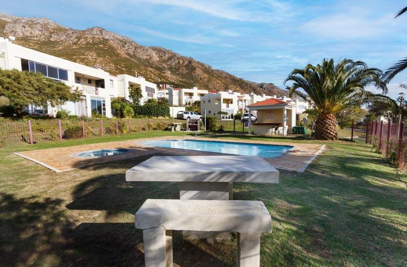 2 Bedroom Property for Sale in Gordons Bay Western Cape